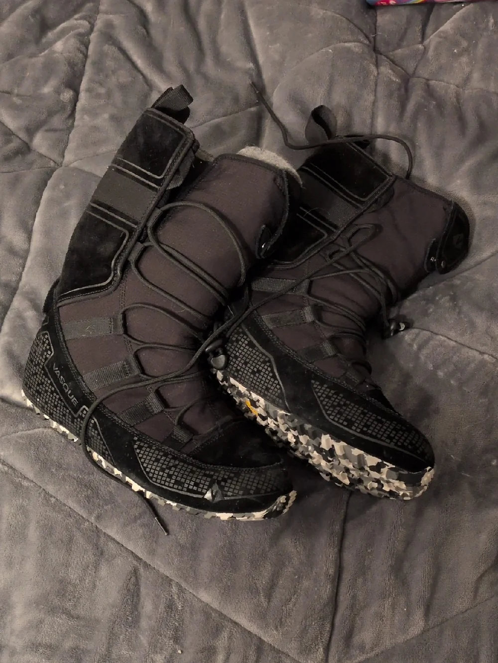 Vasque Black Men's Rain & Snow Boots with Camo Traction Outsole